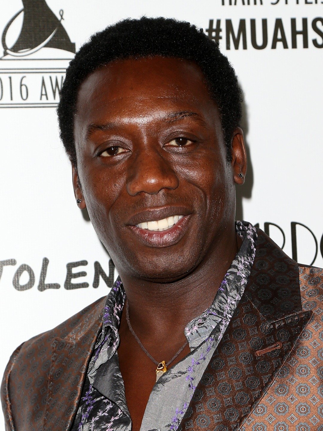 How tall is Hakeem Kae-Kazim?